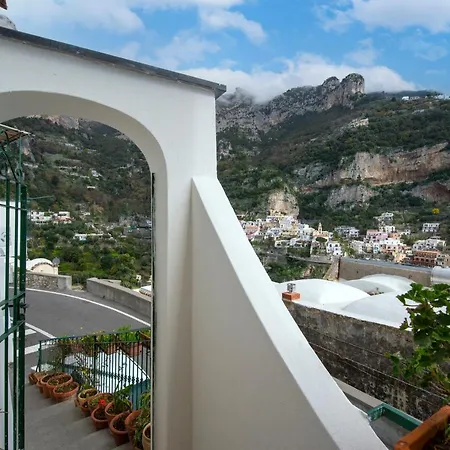 House * Ποζιτάνο